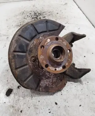Skoda Octavia Mk2 (1Z) Front wheel hub spindle knuckle