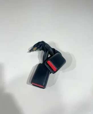 Middle seatbelt (rear)