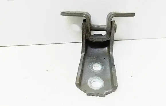 Toyota Avensis T270 Front door upper hinge 