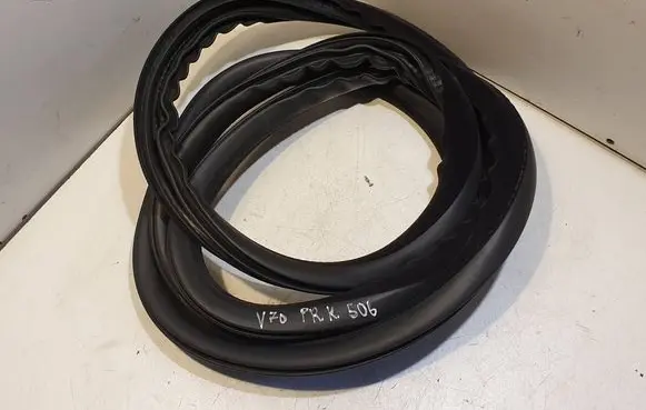 Volvo V70 Front door rubber seal