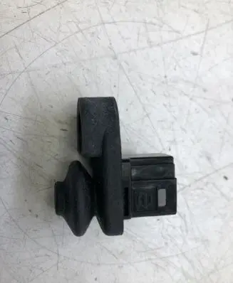 Nissan Juke I F15 Rear door sensor 