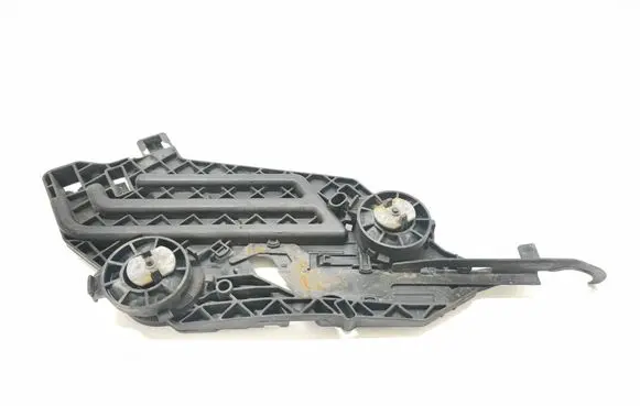 Skoda Octavia Mk2 (1Z) Headlight/headlamp mounting bracket 17035201