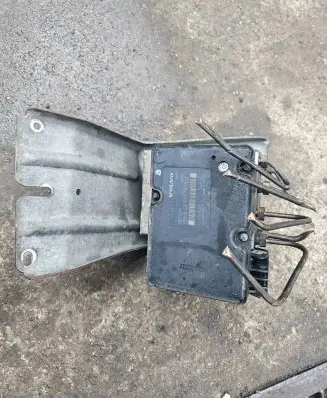 Volvo V70 ABS Pump P08671225 8671224 10092504033
