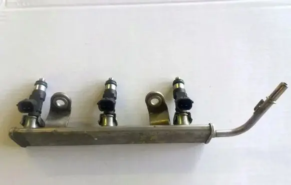 Mitsubishi Space Star Fuel injector supply line/pipe 
