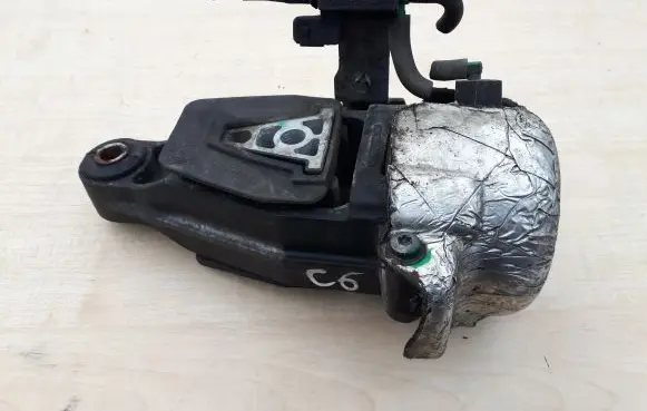 Citroen C6 Engine mount bracket 180676 326C65
