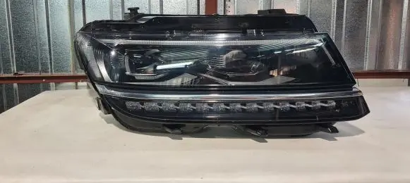 Volkswagen Tiguan Headlight/headlamp 5NB941082A