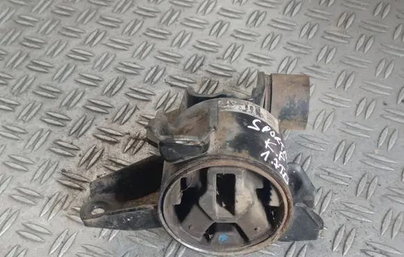 Engine mount bracket
