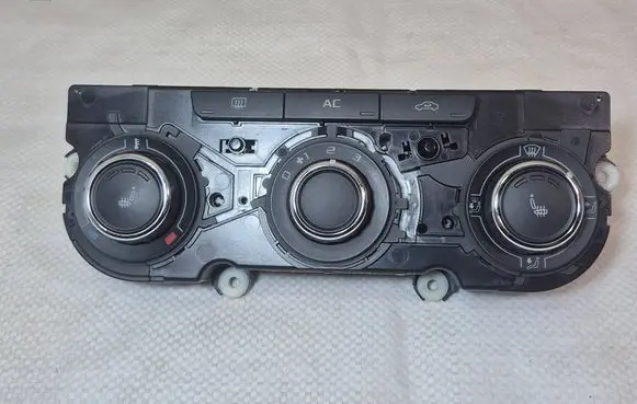 Skoda Yeti (5L) Climate control unit 3T0820047AH 5HB00975261