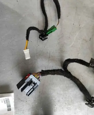 Volvo XC90 Front door wiring loom 32286005