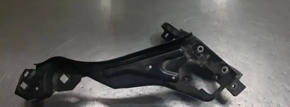 Mercedes-Benz C W204 Headlight/headlamp mounting bracket A2046200291 204626045