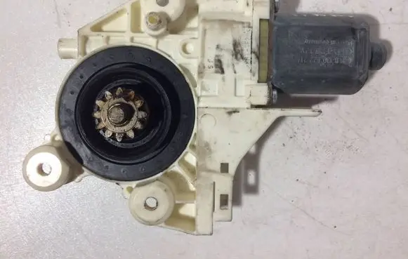 Ford Focus Front door window regulator motor 4M5T14A389