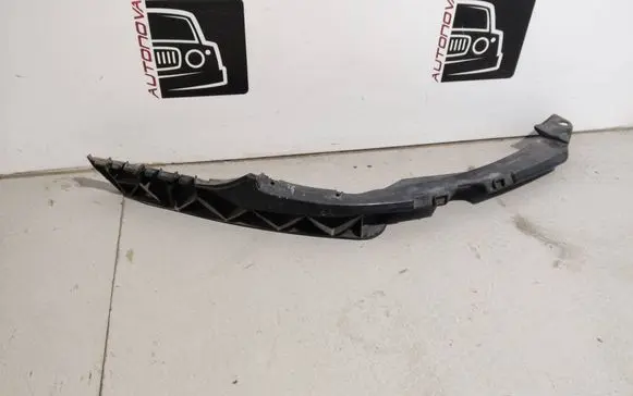 Skoda Octavia Mk2 (1Z) Front bumper mounting bracket 1Z0807184D