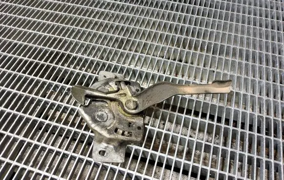 Suzuki Jimny Engine bonnet/hood lock/catch