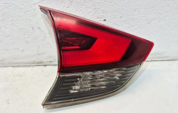Nissan Rogue Tailgate rear/tail lights LI3R026661