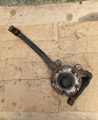 Chrysler 300 - 300C Front wheel hub 04782705AB
