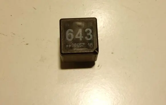 Audi A6 S6 C6 4F Other relay 8K0951253 5760