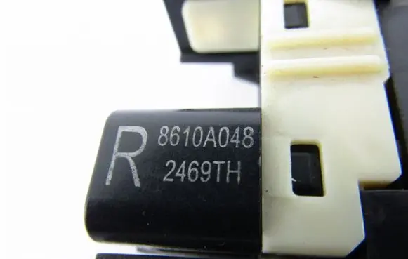 Peugeot 4007 Seat control switch 8610A048