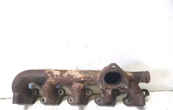 Volvo XC70 Exhaust manifold 30731980