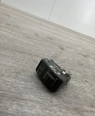 Volvo S70 V70 V70 XC Headlight level height control switch 9162960 98W46K