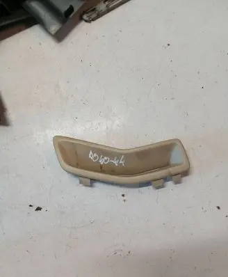 Volvo XC60 Seat belt trim 01287357