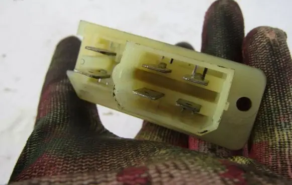 Opel Astra F Heater blower fan relay 