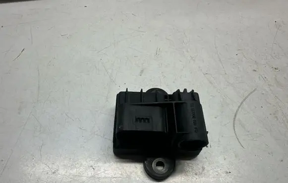 Glow plug pre-heat relay