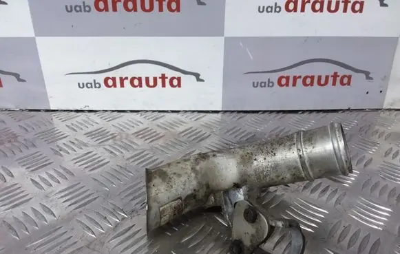 Volkswagen Touran I Engine coolant pipe/hose