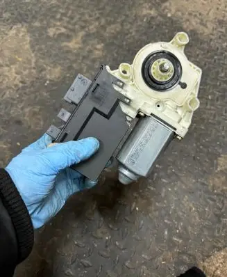 Peugeot 807 Front door window regulator motor 1488740080 A91729100 991729203
