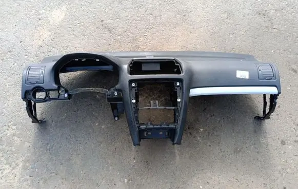 Skoda Octavia Mk2 (1Z) Dashboard 
