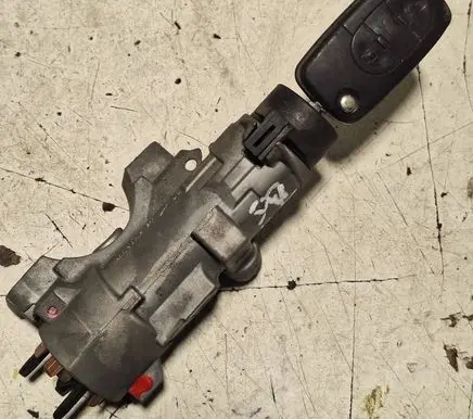 Audi A4 S4 B6 8E 8H Ignition lock 4B0905851B