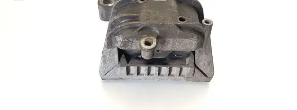Volkswagen PASSAT B6 Engine mount bracket 1K0199262