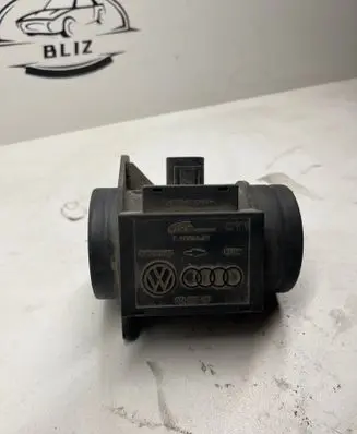 Audi A6 S6 C5 4B Mass air flow meter 71822101 074906461