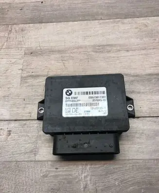BMW 5 F10 F11 Hand brake control module 6798113 23122010 0101450087