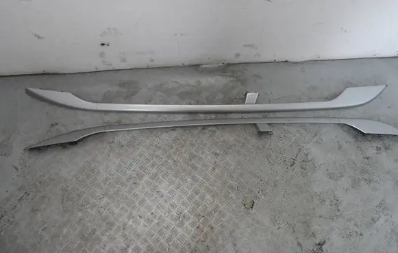 Roof bar rail