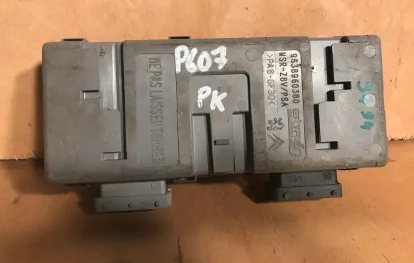Peugeot 607 Seat control module 9638960380 MSRZ8V BITRON