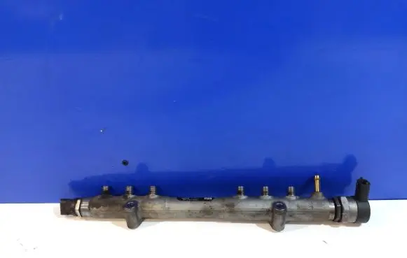 Volvo XC90 Fuel main line pipe 0445215023 31259011