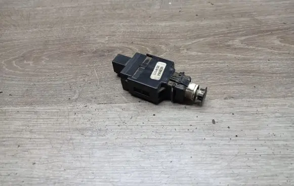 Volvo S60 Brake pedal sensor switch 8622064
