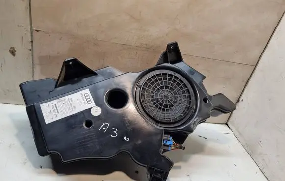 Audi A3 S3 8P Subwoofer speaker 8P3035382 0160