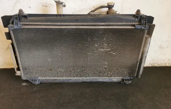 Toyota Yaris Radiator set 