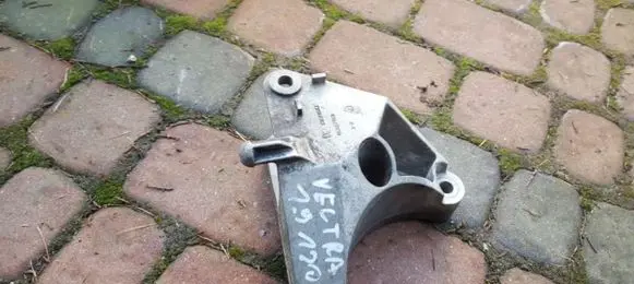 Opel Vectra C Gearbox mounting bracket 13178661