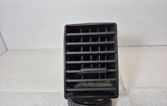 Volkswagen Transporter - Caravelle T5 Dash center air vent grill 7E0815705E