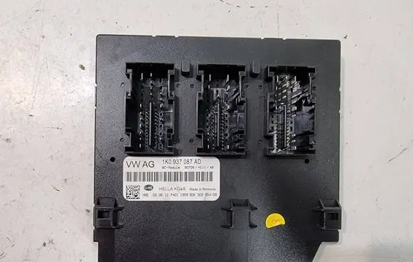 Skoda Octavia Mk2 (1Z) Comfort/convenience module 1K0937087AD 5DK00965409