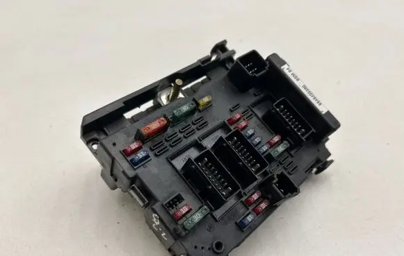 Citroen C8 Fuse module 9646405380 24531026