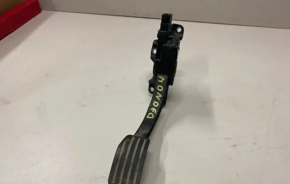 Ford Mondeo MK IV Accelerator throttle pedal 6G929F836NC 6PV00922008 C95YE02
