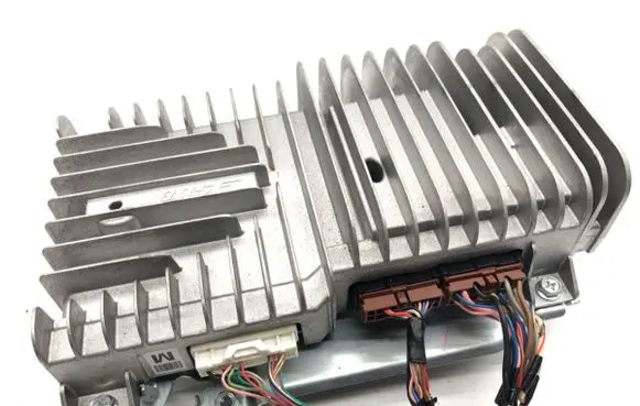 Infiniti Q50 Sound amplifier 