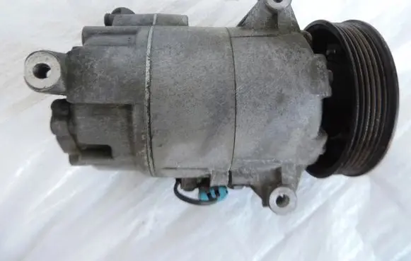 Opel Zafira C Air conditioning (A/C) compressor (pump) 13250607