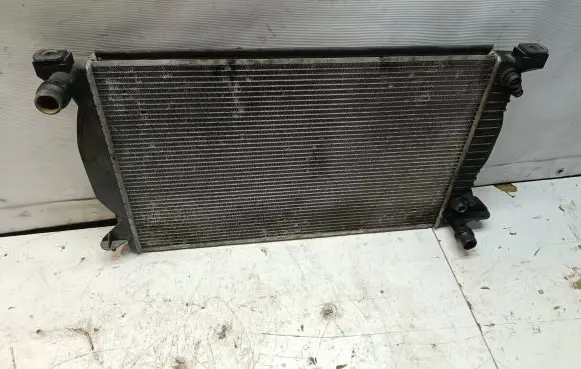 Audi A4 S4 B6 8E 8H Coolant radiator