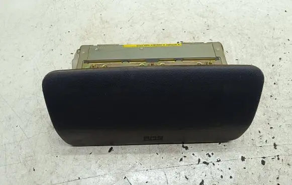 Mitsubishi Pajero Passenger airbag