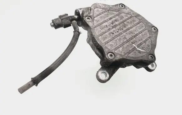 Toyota Avensis T250 Vacuum pump 03120784