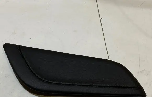 Ford Mustang VI Centre console side trim front 63044E07